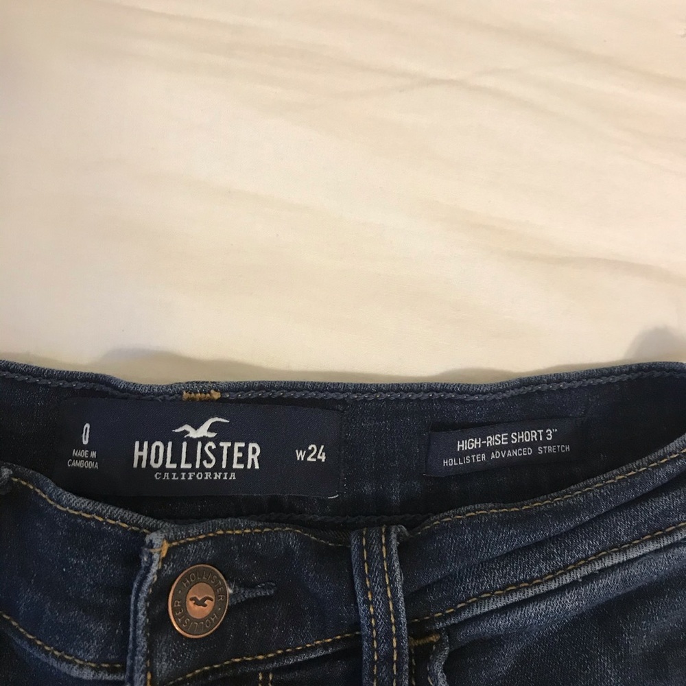 High Rise Hollister Shorts - Picture 3 of 3